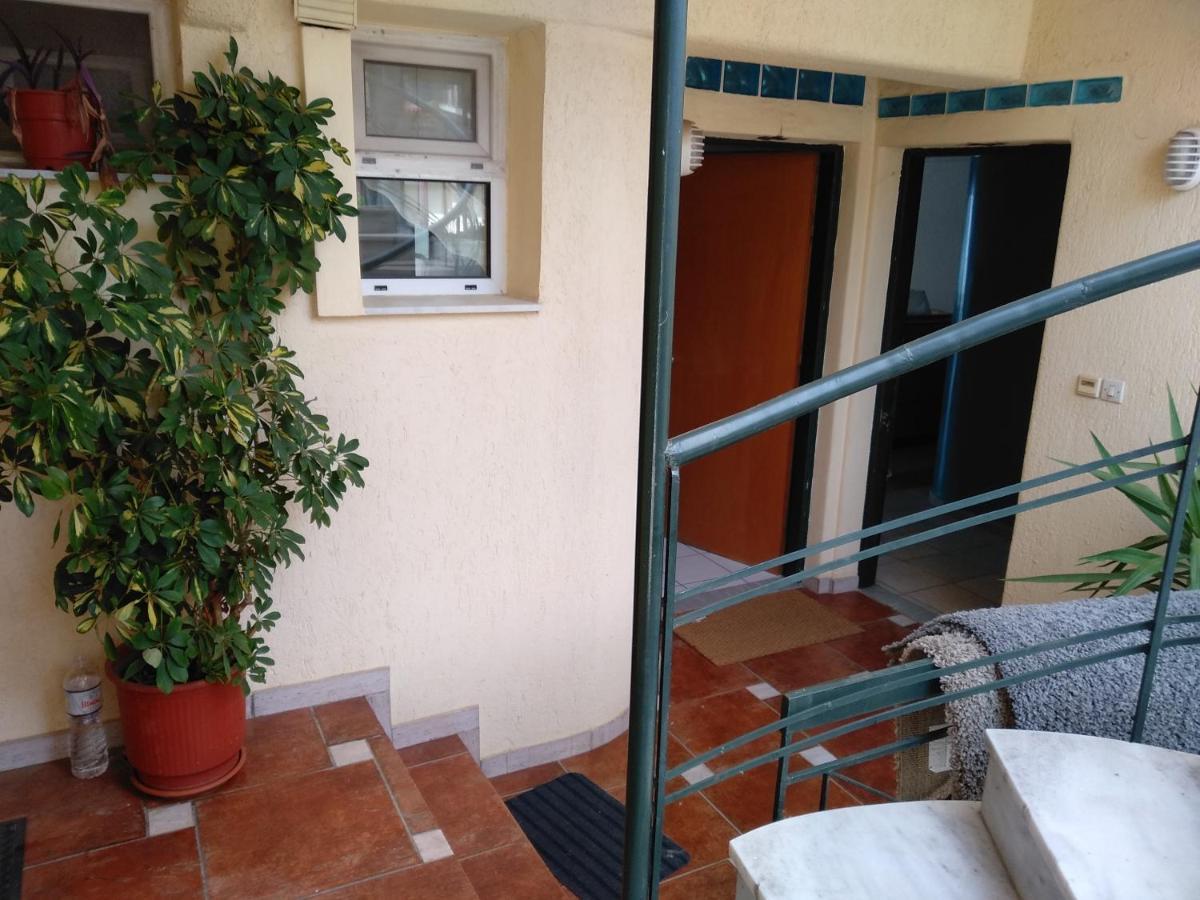 Mare E Monti1 Apartman Kaména Vúrla Kültér fotó